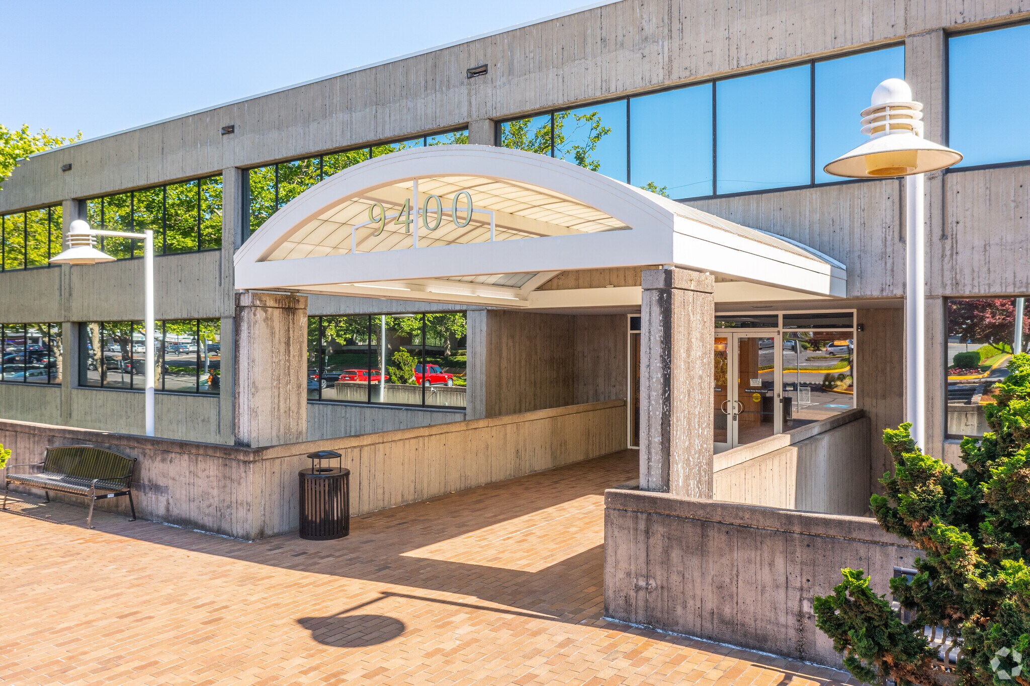 9400 SW Beaverton Hillsdale Hwy, Beaverton, OR à louer Photo du bâtiment- Image 1 de 6