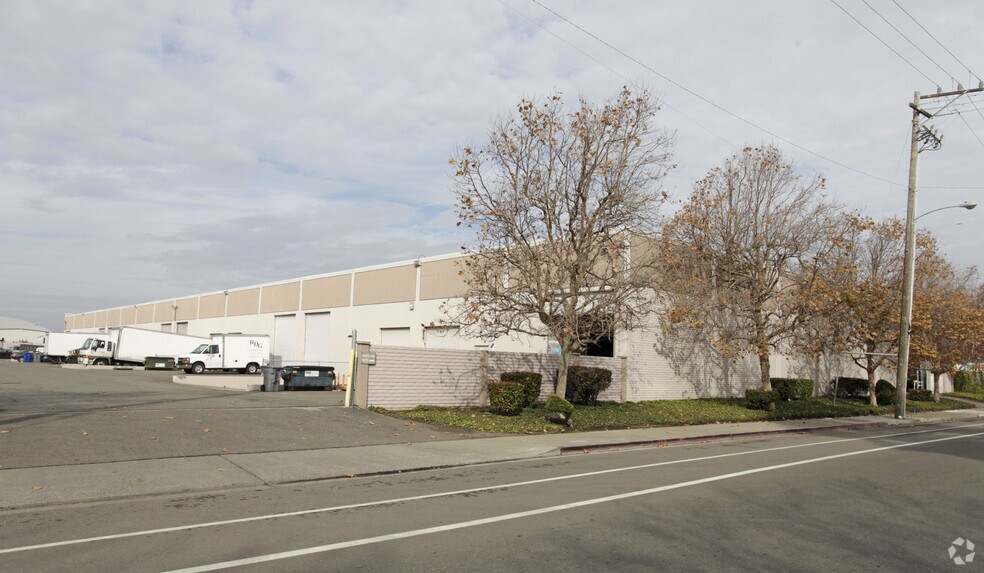2100-2114 Adams Ave, San Leandro, CA à louer - Photo principale - Image 1 de 4