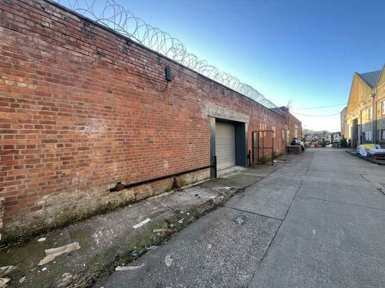 Liverpool St, Salford for lease - Building Photo - Image 2 of 3