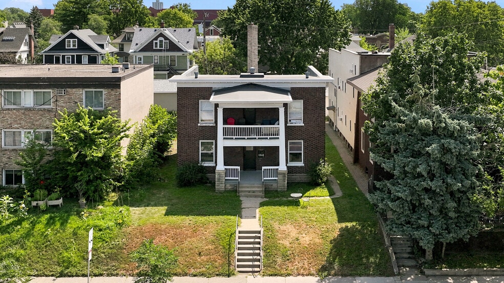 2641 Lyndale Ave S, Minneapolis, MN à vendre - Photo du bâtiment - Image 1 de 28