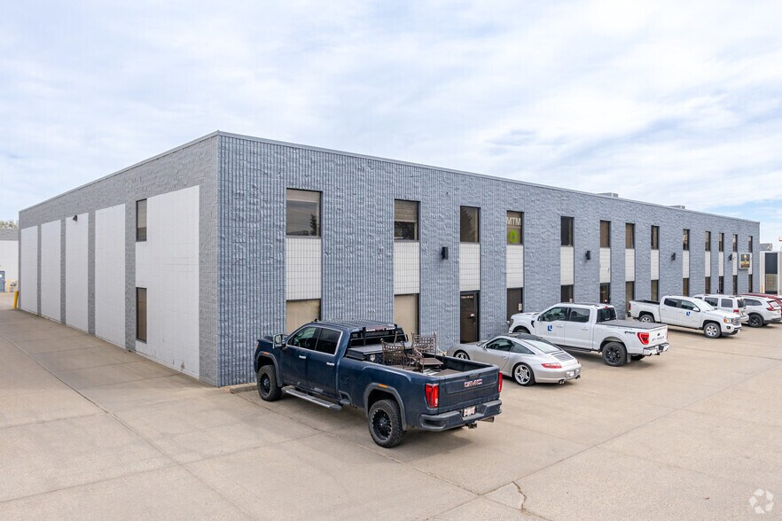 17890 106th Ave NW, Edmonton, AB à louer - Photo principale - Image 3 de 8