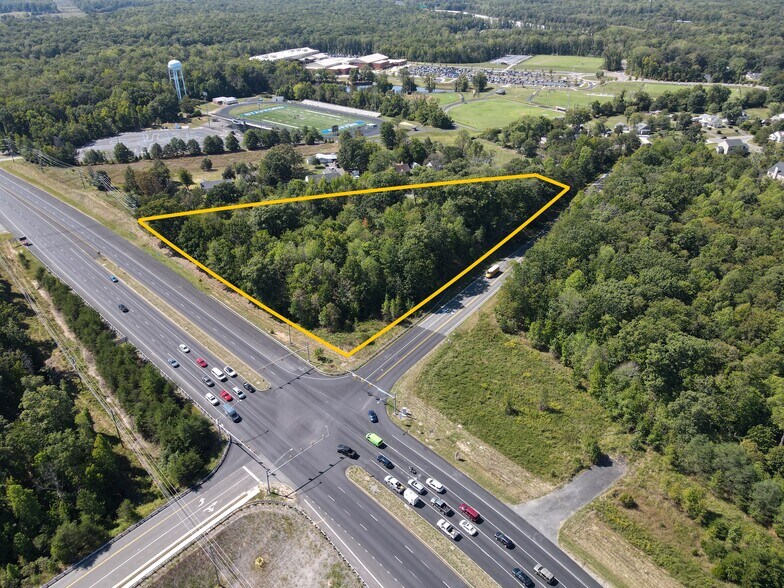 55 Porter Ln, Stafford, VA à vendre - Photo du bâtiment - Image 2 de 11