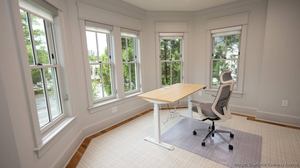 427 East Blvd, Charlotte, NC à louer - Photo intérieure - Image 3 de 9