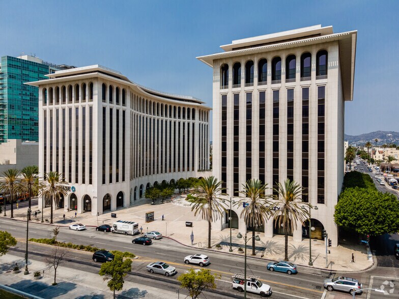 3701 Wilshire Blvd, Los Angeles, CA à louer - Photo du bâtiment - Image 3 de 21