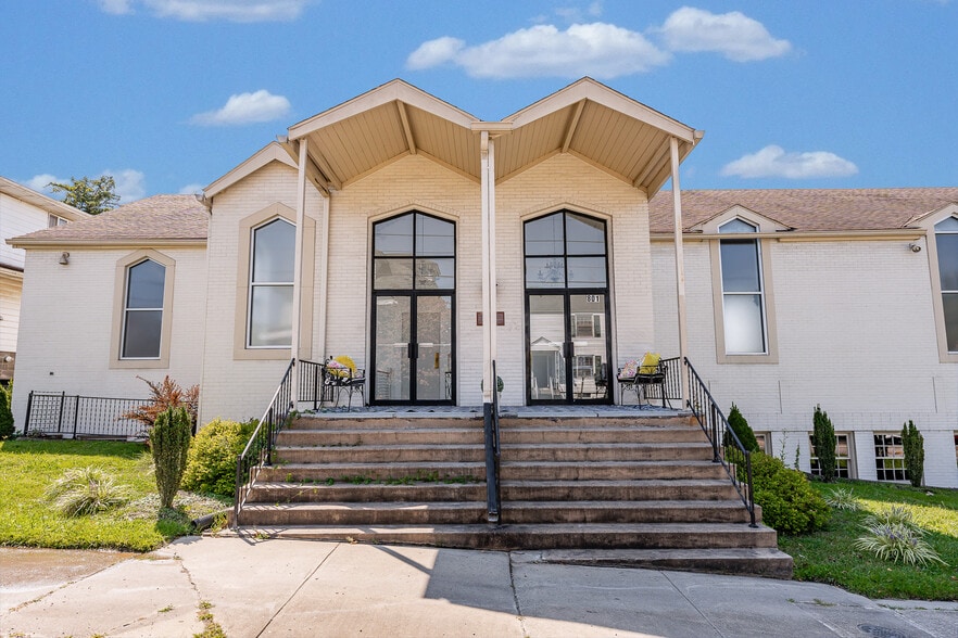 801 E Park Ave, Fairmont, WV for sale - Building Photo - Image 1 of 46