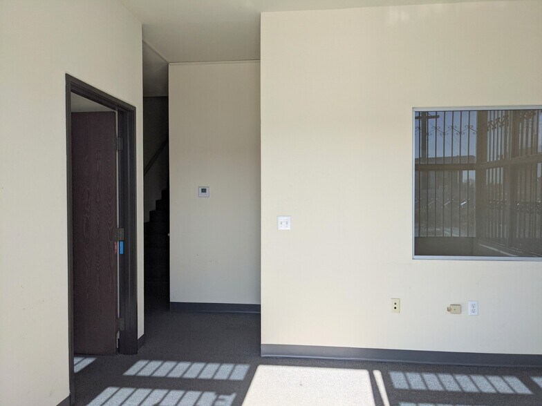 10018 Lower Azusa Rd, El Monte, CA à louer - Photo intérieure - Image 3 de 20