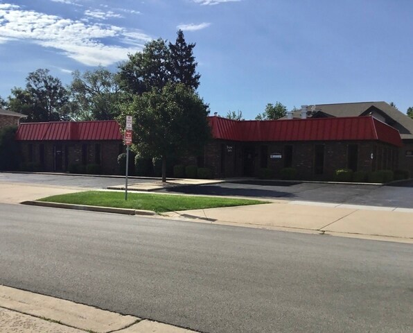 1234 N Cedar Rd, New Lenox, IL for lease Primary Photo- Image 1 of 2