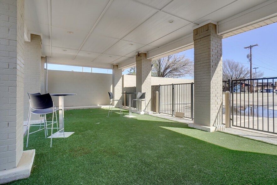 809 Woodrow Wilson Ray Cir, Bridgeport, TX à vendre - Photo du bâtiment - Image 3 de 10