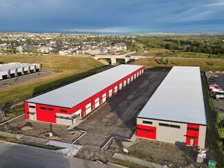 Plus de détails pour 25 Southbank Cres, Okotoks, AB - Industriel à vendre