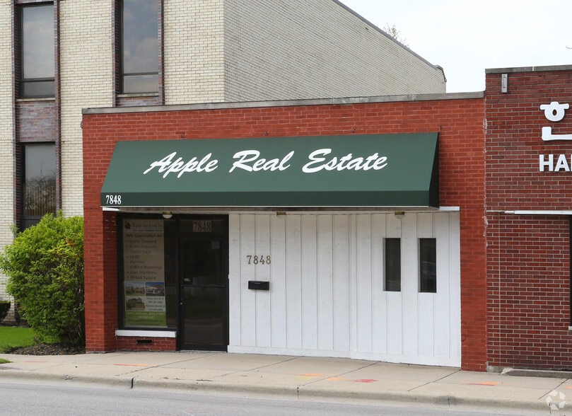 7848 Lincoln Ave, Skokie, IL for sale - Building Photo - Image 3 of 13