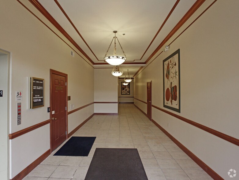 3660 Stutz Dr, Canfield, OH for lease - Lobby - Image 1 of 5