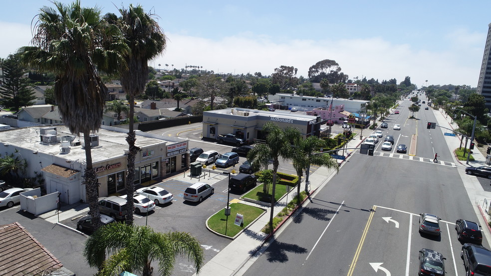 621 W 19th St, Costa Mesa, CA à louer - Photo du bâtiment - Image 3 de 11