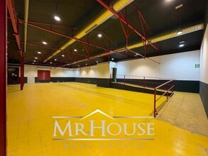 Retail in Parla, Madrid for lease Interior Photo- Image 2 of 8