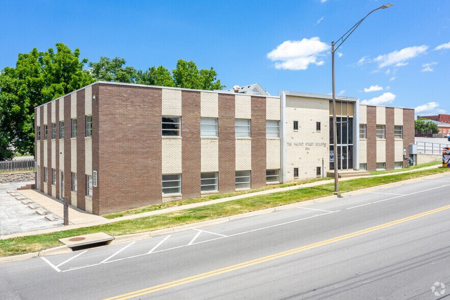 304 W Walnut St, Independence, MO à louer - Photo du bâtiment - Image 2 de 10
