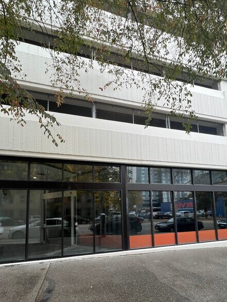 2211 3rd Ave, Seattle, WA à louer - Photo du bâtiment - Image 3 de 8