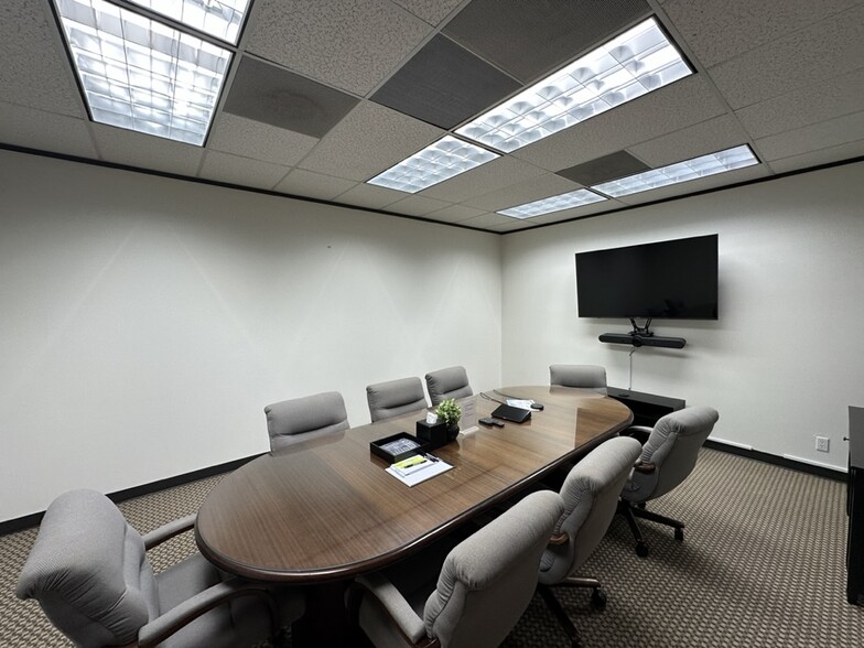 801 W Nolana Ave, McAllen, TX for lease - Interior Photo - Image 3 of 9