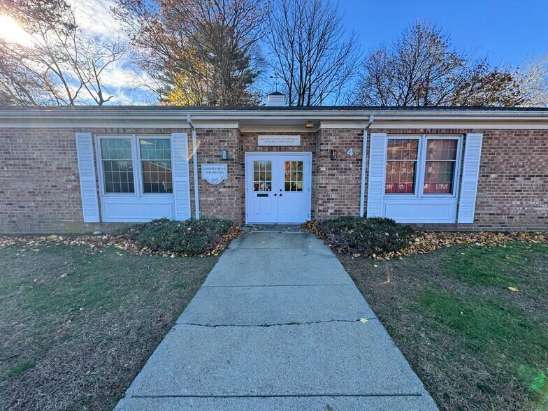 353 Centerville Rd, Warwick, RI à louer - Photo du bâtiment - Image 2 de 12