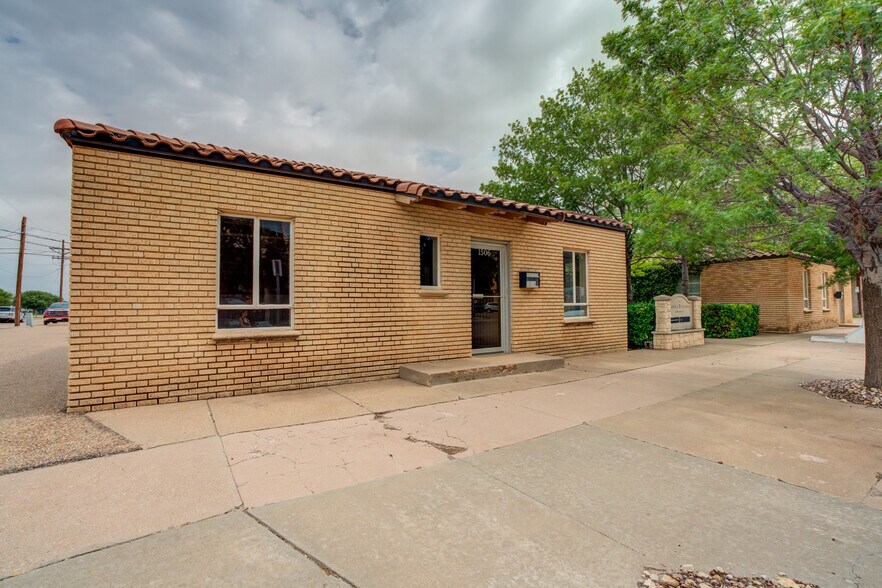 1502-1506 Main St, Lubbock, TX for lease - Building Photo - Image 2 of 8