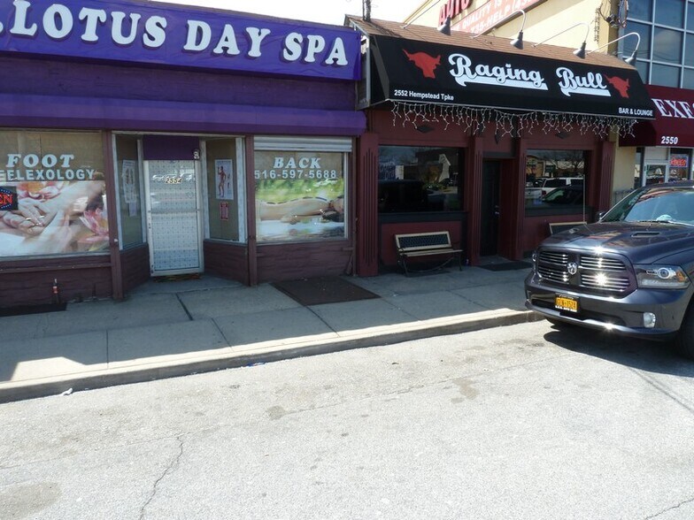 2552-2566 Hempstead Tpke, East Meadow, NY à vendre - Photo du bâtiment - Image 3 de 9