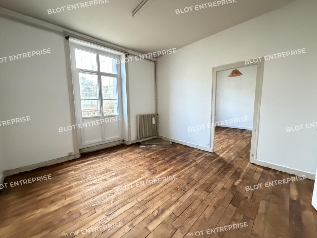 Office in Rennes for sale Interior Photo- Image 1 of 6