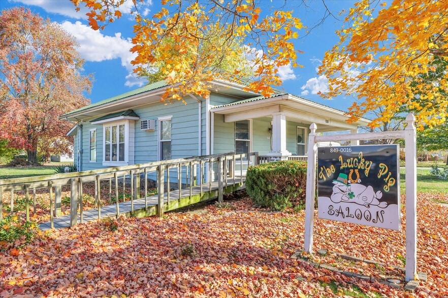 207 E Main St, Toledo, IL for sale - Building Photo - Image 1 of 17