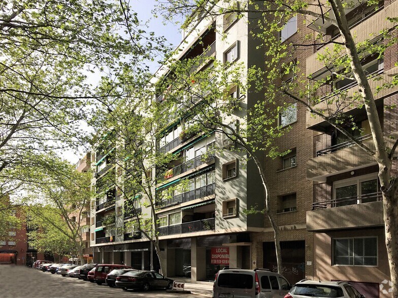 Immeuble residentiel dans Madrid, Madrid à vendre - Photo du bâtiment - Image 1 de 2