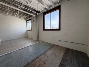 127-131 Railroad St, Rochester, NY for lease Interior Photo- Image 2 of 5