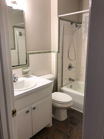 2928 Keith Dr, Sanford, NC à vendre - Photo intérieure - Image 3 de 4