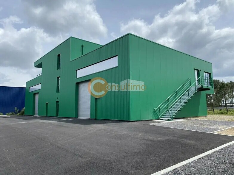 Local d'activités dans Mios à vendre - Photo du bâtiment - Image 2 de 12