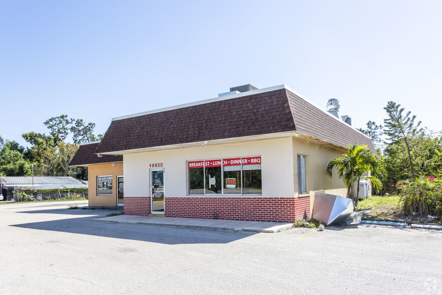 19630 S Tamiami Trl, Fort Myers, FL à vendre - Photo du bâtiment - Image 2 de 3