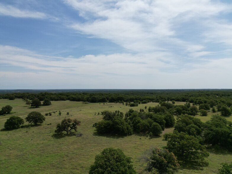 2116 FM 3301, Nocona, TX à vendre - Photo du bâtiment - Image 3 de 33