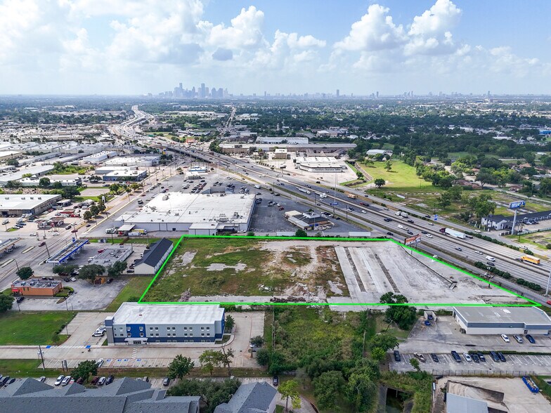 4900 North Fwy, Houston, TX à louer - Photo principale - Image 2 de 25