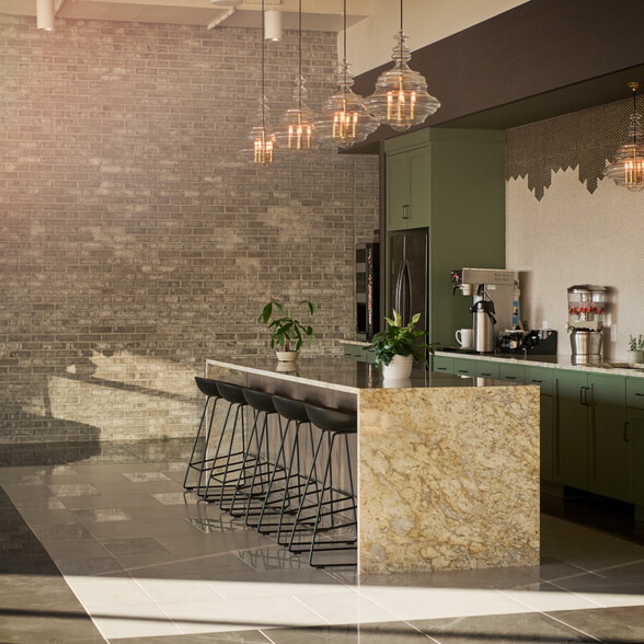 1600 Utica Ave S, Saint Louis Park, MN à louer - Photo du bâtiment - Image 2 de 25