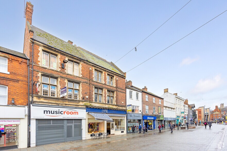 166-167 High St, Lincoln à louer - Photo du bâtiment - Image 3 de 12