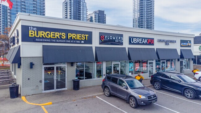 Plus de détails pour 5027 Hurontario St, Mississauga, ON - Commerce de détail à louer