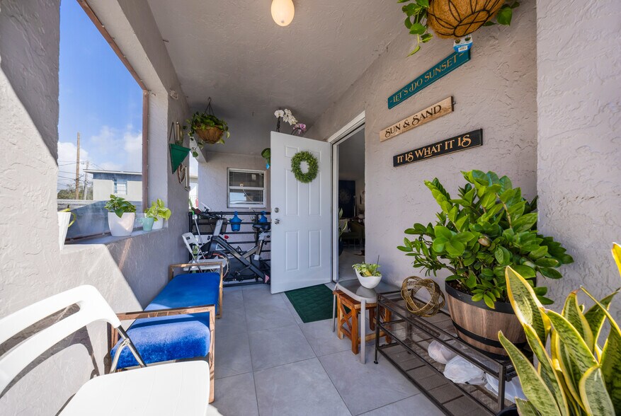 569 SW 4th St, Miami, FL à vendre - Photo du bâtiment - Image 2 de 34