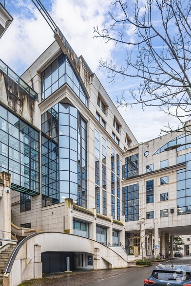 7-9 Avenue De La Cristallerie, Sèvres for lease - Building Photo - Image 3 of 4