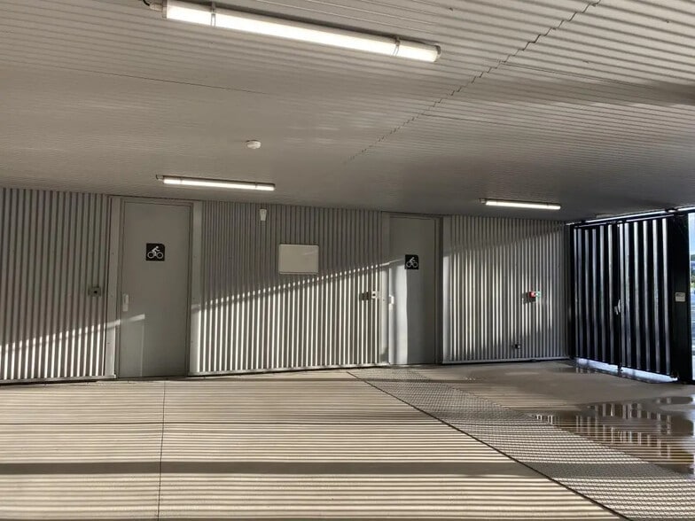 Office in Montpellier for lease - Interior Photo - Image 3 of 8