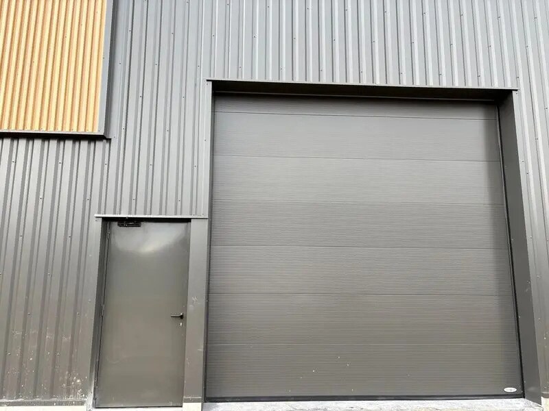 Bureau dans Lissieu à louer Photo du bâtiment- Image 1 de 8