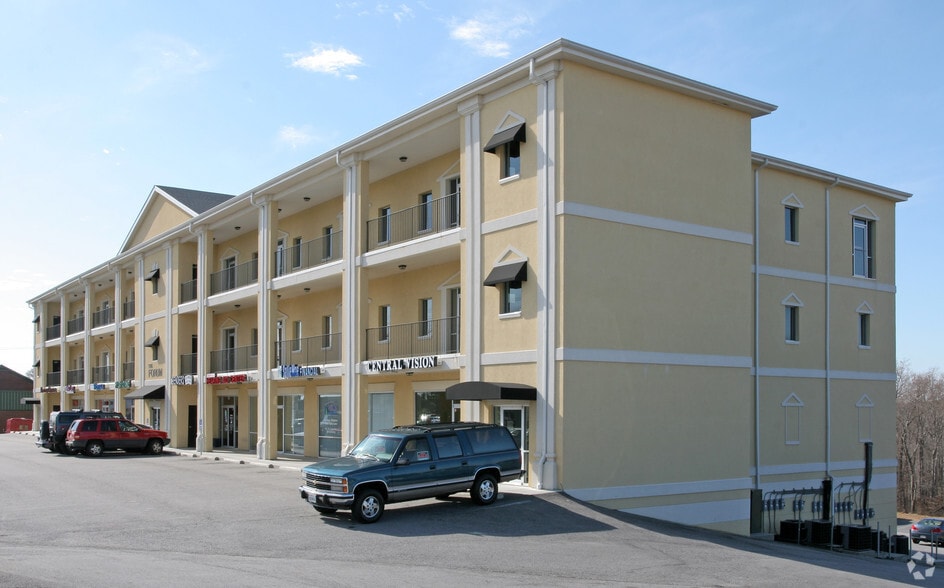 625 Piney Forest Rd, Danville, VA à louer - Photo du bâtiment - Image 2 de 6