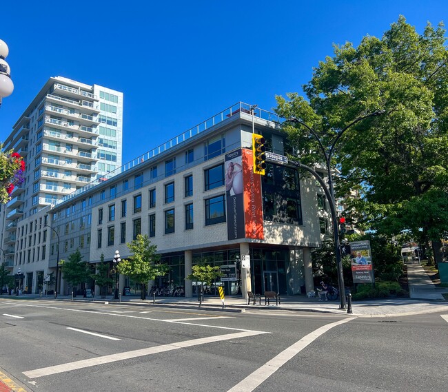 Plus de détails pour 701 Belleville St, Victoria, BC - Commerce de détail à louer