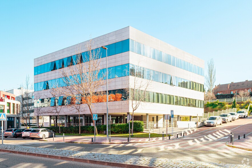 Avenida de Bruselas, 13, Alcobendas, Madrid for lease - Building Photo - Image 3 of 11