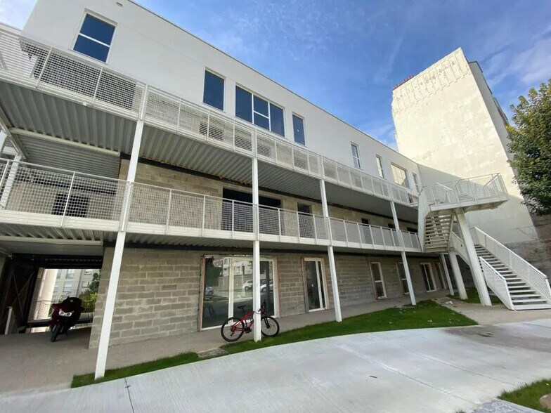 Bureau dans Cachan à louer - Photo du bâtiment - Image 3 de 5