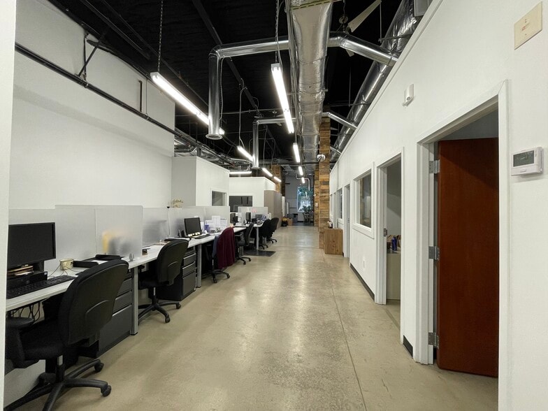 50 Stewart Ave, Huntington, NY à louer - Photo intérieure - Image 2 de 5