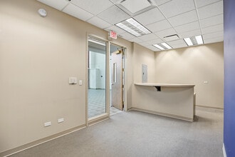 213 Front St, Mchenry, IL for lease Interior Photo- Image 2 of 16