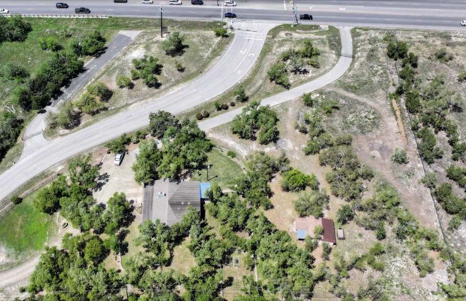 10806-10811 Spring Valley Rd, Austin, TX à vendre - Photo du bâtiment - Image 3 de 5