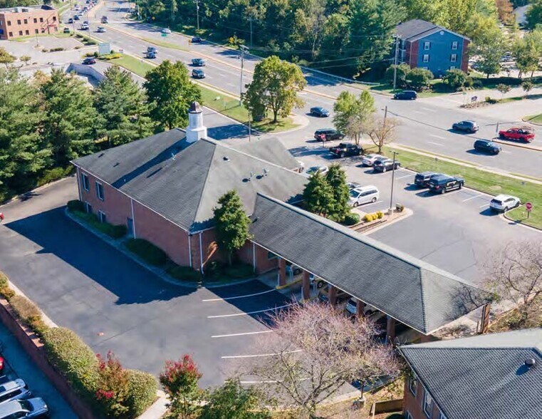 1701 Financial Loop, Woodbridge, VA à vendre - Photo du bâtiment - Image 2 de 30