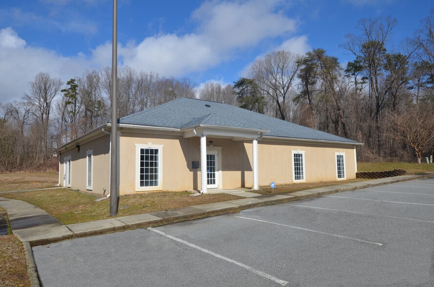 2245-2290 Premier Park, Winston-Salem, NC à louer - Photo du bâtiment - Image 3 de 9