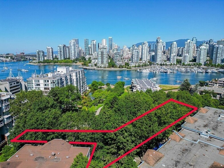 500 Starboard Square, Vancouver, BC for sale - Building Photo - Image 3 of 8