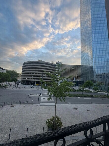Bureau dans Lyon à vendre - Photo du bâtiment - Image 1 de 6